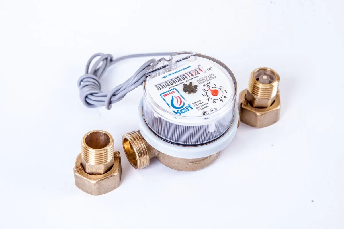 Счетчик воды ЭКО НОМ СВ 15-80 ДГ +КМЧ с обратным клапаном универсальный